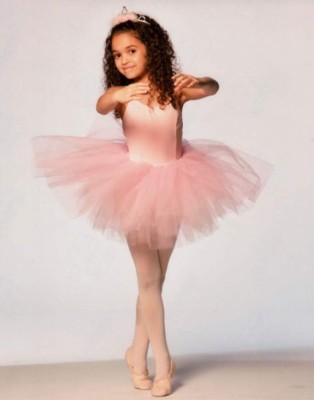 FOTOS: Así luce Madisson Pettis, la 'hija' de la Roca en 'Entrenando a Papá'