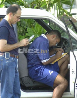 Del baúl de los recuerdos: La foto de Pacini, los futbolistas en el presidio y el contrato de Osman