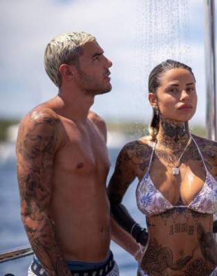 Las vacaciones de Theo Hernández y su nueva novia en Ibiza que están dando de qué hablar