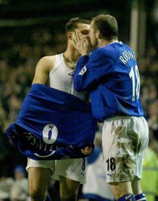 Un hondureño entre los besos, caricias y momentos más insólitos del fútbol