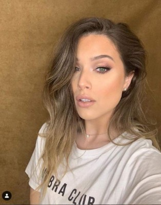 Expulsan de por vida a dos infartantes modelos por desnudarse en juego de la Serie Mundial