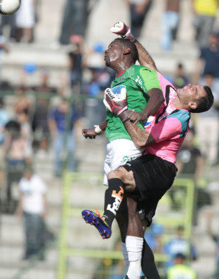 Imágenes del accidentado partido Marathón-Motagua