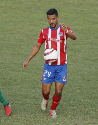 Y ahora con Michaell Chirinos: El Olimpia de Pedro Troglio con dos y tres hombres por puesto