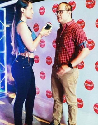 ¡UN ESPECTÁCULO! Así es Natalia Villars, la bomba sexy de la radio en Honduras