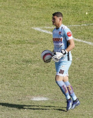 FICHAJES: Vuelve Tyson, dos uruguayos a dirigir en Honduras y; ¿nuevo legionario?