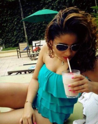 Waldina Mejía, la bella 'colocha' que celebra la 12 del Real España