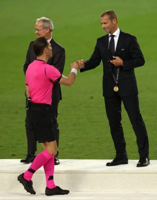 Llanto por un lado y alegría por otro: Lo que no viste de la celebración del Sevilla en la UEFA Europa League