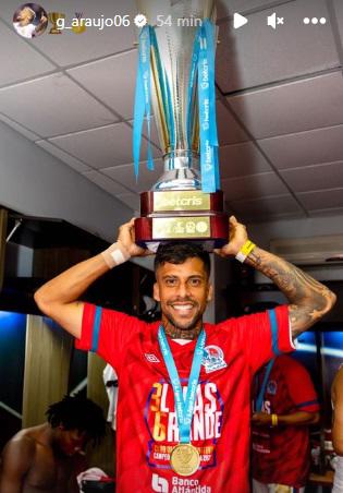 ”Ódiame más”, “Olimpia campeón”: Futbolistas de “Potros” y “Merengues” reaccionan en redes tras la gran final