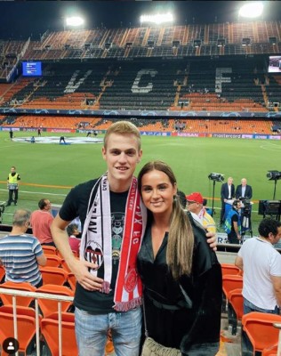La bella hija de Dennis Bergkamp, conquistada por el futuro fichaje del Real Madrid