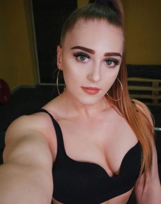 Brutal: Julia Vins, la preciosa rusa que se convirtió en la 'Barbie Musculosa'