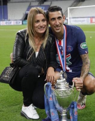 Novia de Neymar agita las redes: el lado más sexi de la final PSG-Bayern en la Champions League