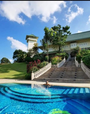 Así es la vida de lujos del Príncipe de Johor, el poderoso multimillonario que comprará al Valencia