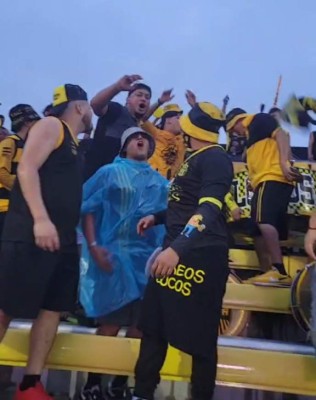 Fotos: Afición del Real España pone el ambiente y color en el amistoso con Querétaro en Houston