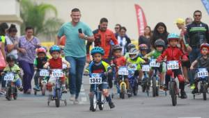 Este día se desarrolló la Vuelta Ciclística de El Heraldo donde más de 200 niños participaron, esto en las vísperas del evento estelar que comenzará este domingo a las 6:00 am con más de 1500 ciclistas.