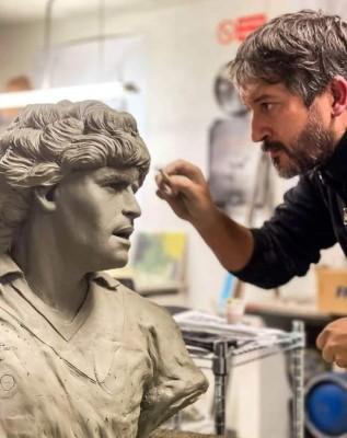 ¡De bronce para que sea eterna! Así es la hermosa estatua de Diego Maradona en Napolés