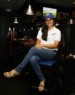 Alexandra López, la bella y talentosa hondureña del motocross