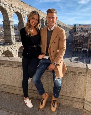 Ellos a jugar y ellas de vacaciones: El viaje de las novias del Real Madrid a Abu Dabi