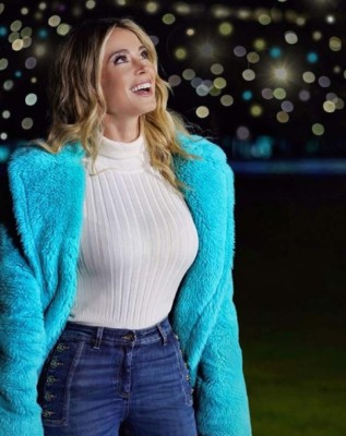 La sexy periodista italiana que quiere tomar cerveza con Cristiano Ronaldo y cenar con un DT