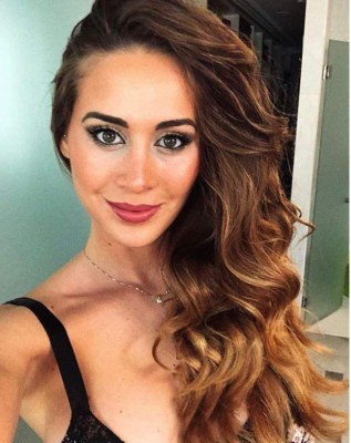 Conocé a Claudia Ruíz, la hija de Fernando Hierro que cambió el fútbol por las pasarelas