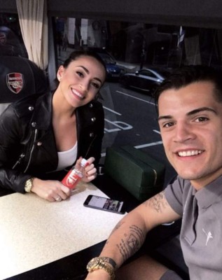 ¡Atención ticos! La bella esposa de un crack que enfrentará Costa Rica en Rusia