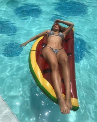 Se filtraron fotos íntimas de bella esposa de un futbolista colombiano