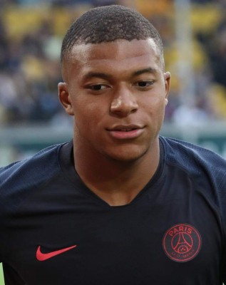 Mbappé, el chico de 21 años que lleva una vida millonaria: Su patrimonio, tiene chofer y su novia