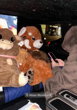 Tuvo una cita secreta y lo descubrieron: la espectacular rubia que conquistó a una estrella mundial