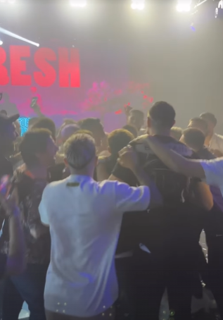 Desatados: así fue la fiesta íntima de los campeones del mundo y Messi llegó vestido con ropa de la selección argentina