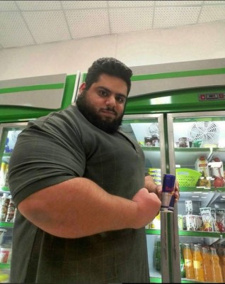 Las impresionantes fotos de Hulk humano, el iraní que luchará contra ISIS
