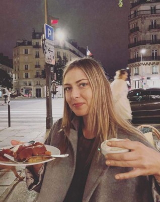 Maria Sharapova regala su número de teléfono para divertirse durante la cuarentena