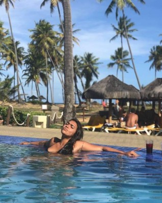 Así es Mónica Faria, la sensual hija de Romario que fue víctima de los hackers otra vez