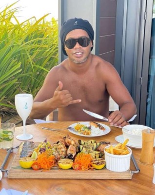 La vida de millonario de Ronaldinho tras su paso por la cárcel: Sus negocios, viajes y fortuna real