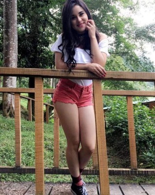 Las mejores 15 fotos de 'Campanita' en Instagram, la fiel aficionada del Olimpia