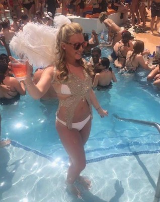 Harry Kane sufría ante el Ajax mientras su pareja festejaba su despedida de soltera