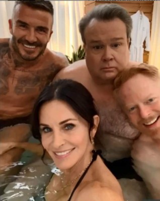 ¿Y esa mano? La polémica y sexy foto de Courteney Cox con David Beckham en el jacuzzi