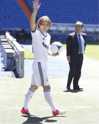 Luka Modric, presentado en el Bernabéu por Real Madrid