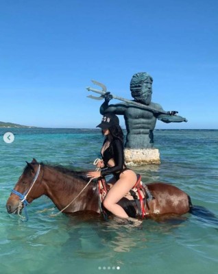 Las nuevas fotos de la bella mexicana que vacaciona en Roatán junto a Alberth Elis