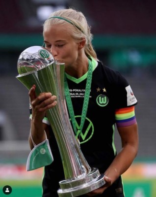 ¿Quién es Pernille Harder? La futbolista más cara de la historia que ahora jugará con su novia