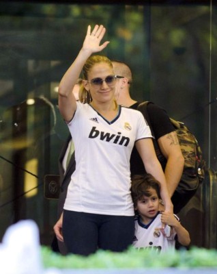 ¡Los famosos tienen su equipo para el clásico español Barcelona-Real Madrid!