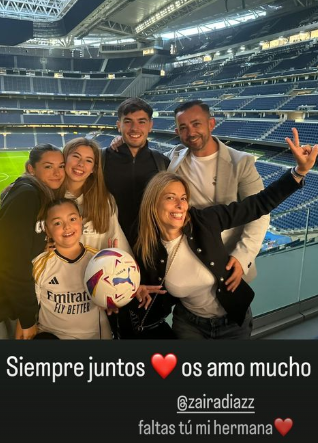 Bellingham con su madre y Rodrygo desde el carro: así celebraron los jugadores del Real Madrid el título de LaLiga