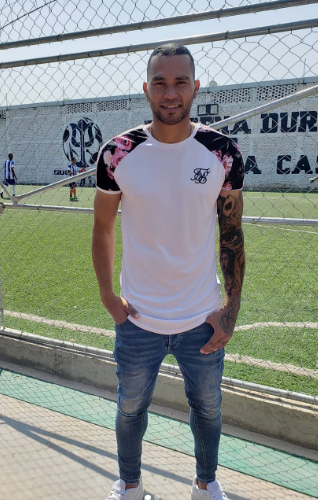 ¡Se sacó la lotería! El jugoso salario del ‘Gullit’ Peña en Emiratos Árabes tras su breve paso por el Vida de Honduras