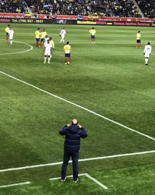 NO SE VIO EN TV: La furia de Alberth Elis contra un árbitro y el 'Bolillo' sorpendió a Coito