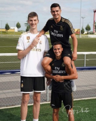 Exmadridista entra en los Libros Guinness por ser el adolescente más alto del mundo: ¡15 años y mide 2,26!