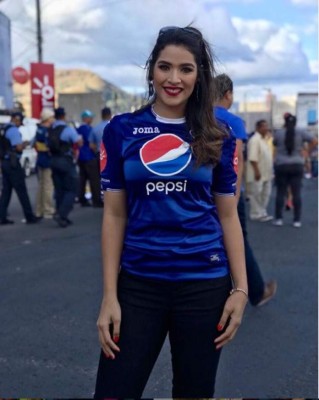 ¿Olimpia o Motagua? El equipo al que siguen las bellas presentadoras de Honduras
