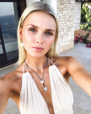 Demandan a novia de crack del Borussia Dortmund... ¡Por uso de Instagram!