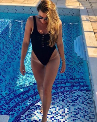 La espectacular esposa de John Terry deslumbra en sus vacaciones en Portugal