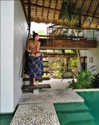 Erika Fernández, la conductora de Fox Sport que hace sensual baile con camisa del Real Madrid