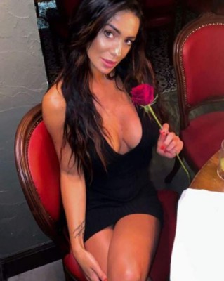 Solo un mes de citas y se compromete con ella: Alessia Messina, la infartante mujer de Balotelli