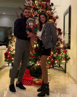 Apasionado beso de Thiago y uno en muletas: Así viven la navidad 2020 los cracks del fútbol