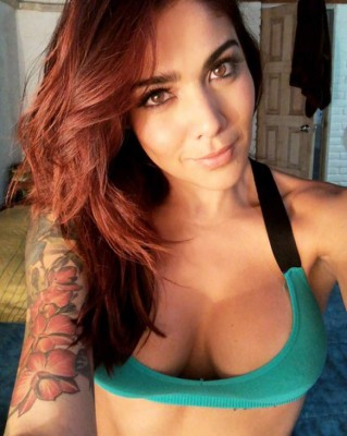 Erika Fernández, la conductora de Fox Sport que hace sensual baile con camisa del Real Madrid